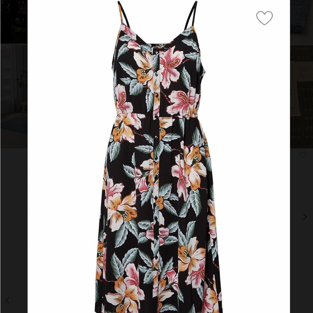 NWT - Vero Moda 3/4 length flower pattern dress